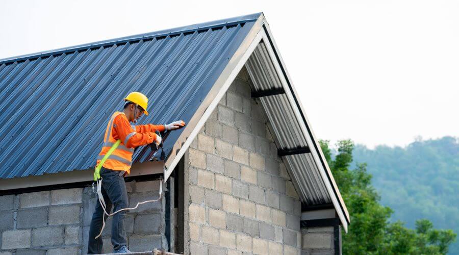 Professional gutter cleaning in East Stone Gap, VA